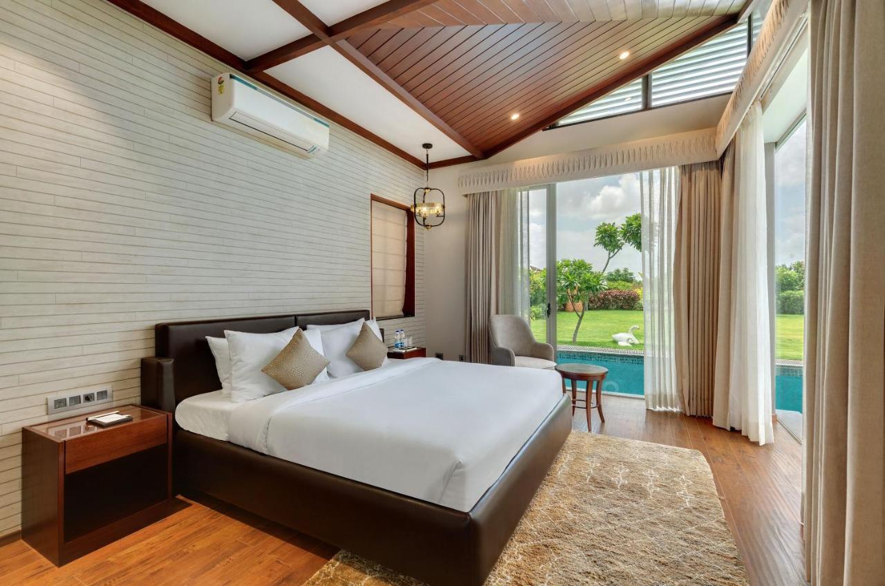 The Fern Royal Farm Resort, Anjar Luaran gambar