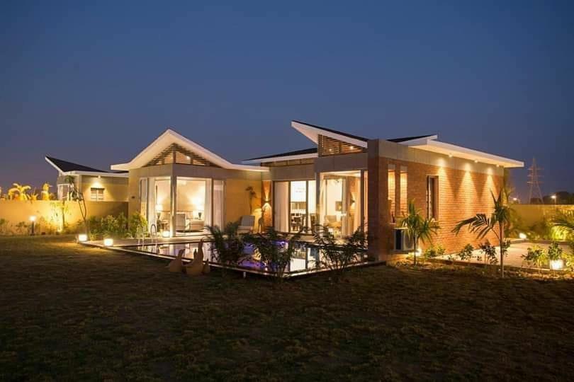 The Fern Royal Farm Resort, Anjar Luaran gambar