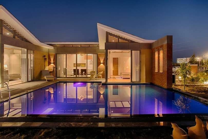 The Fern Royal Farm Resort, Anjar Luaran gambar